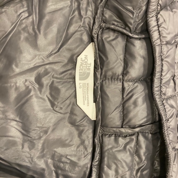 North Face Winter Coat - Picture 8 of 12